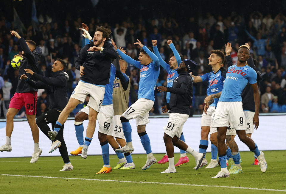 拜仁德甲时代第二次取得15连胜，上一次是在弗里克执教时期（拜仁德甲再度豪取15连胜，上一次是在弗里克执教时期）