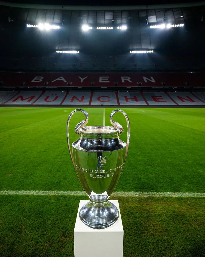 西甲榜首之争白热化（西甲榜首争夺战升级）