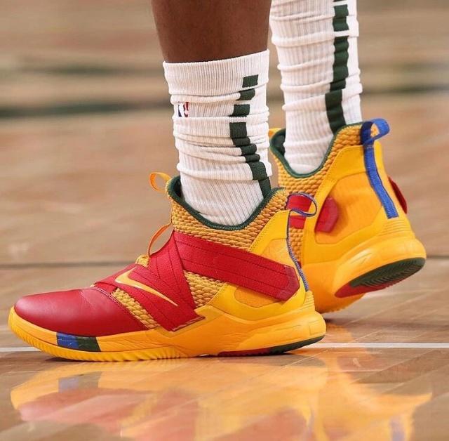 热那亚2-1逆转维罗纳，托斯比建功，洛伦佐-科隆博破门（热那亚2-1翻盘维罗纳，托斯比献制胜球，洛伦佐-科隆博进球）