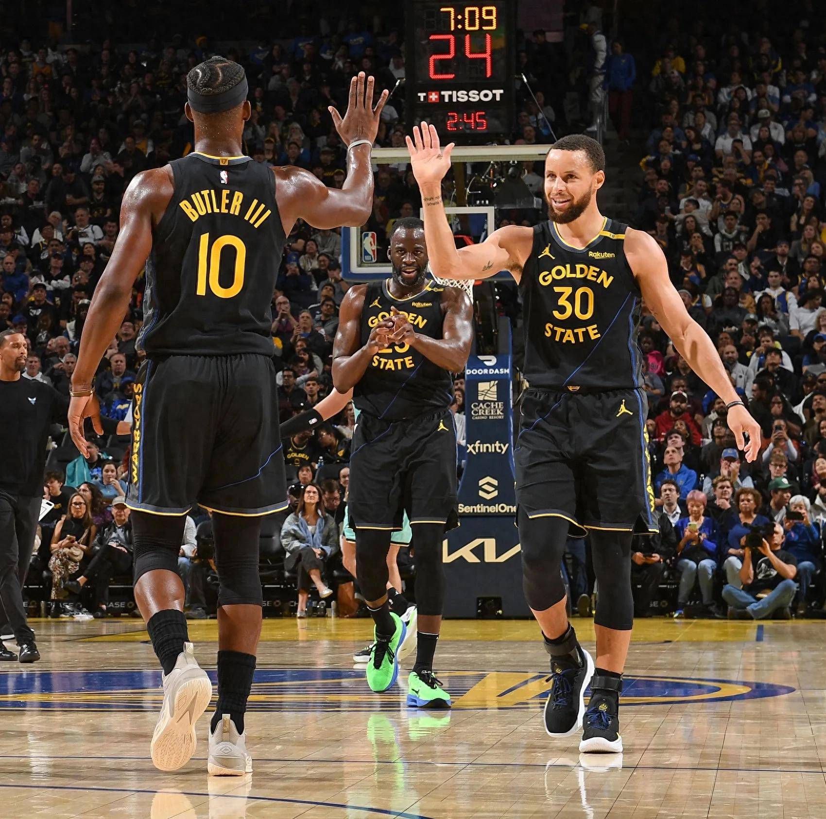 德转列多特历史最贵阵：哈兰德领衔，贝林、桑乔、罗伊斯上榜（德转盘点多特史上最贵阵容：哈兰德领衔，贝林厄姆、桑乔、罗伊斯入围）