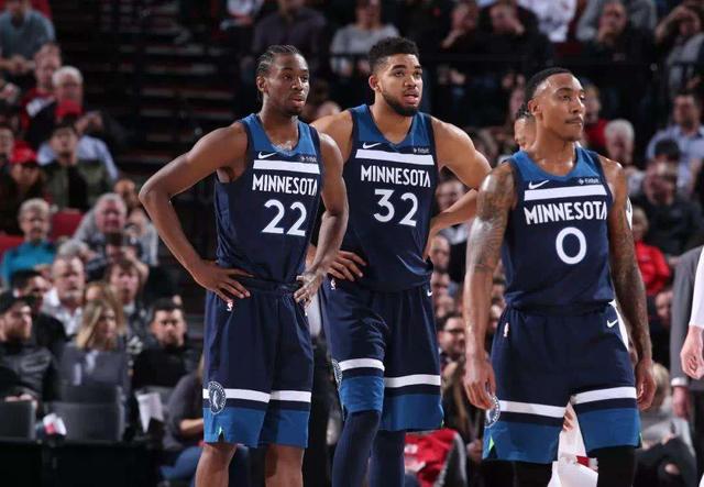 邮报：奥纳纳和埃托奥长期有矛盾；姆伯莫预计是喀麦隆新队长（英媒：奥纳纳与埃托奥积怨已久，姆伯莫有望出任喀麦隆新队长）