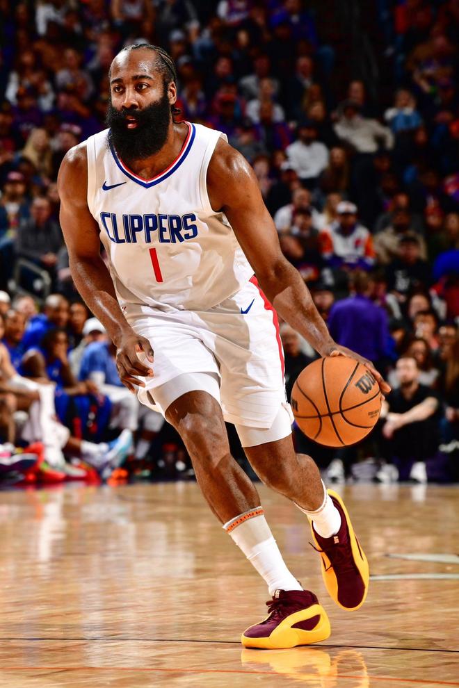 官方：邦马蒂在训练中遭遇腓骨骨折，将至少休战两个月（官方确认：邦马蒂训练时腓骨骨折，至少伤停两个月）