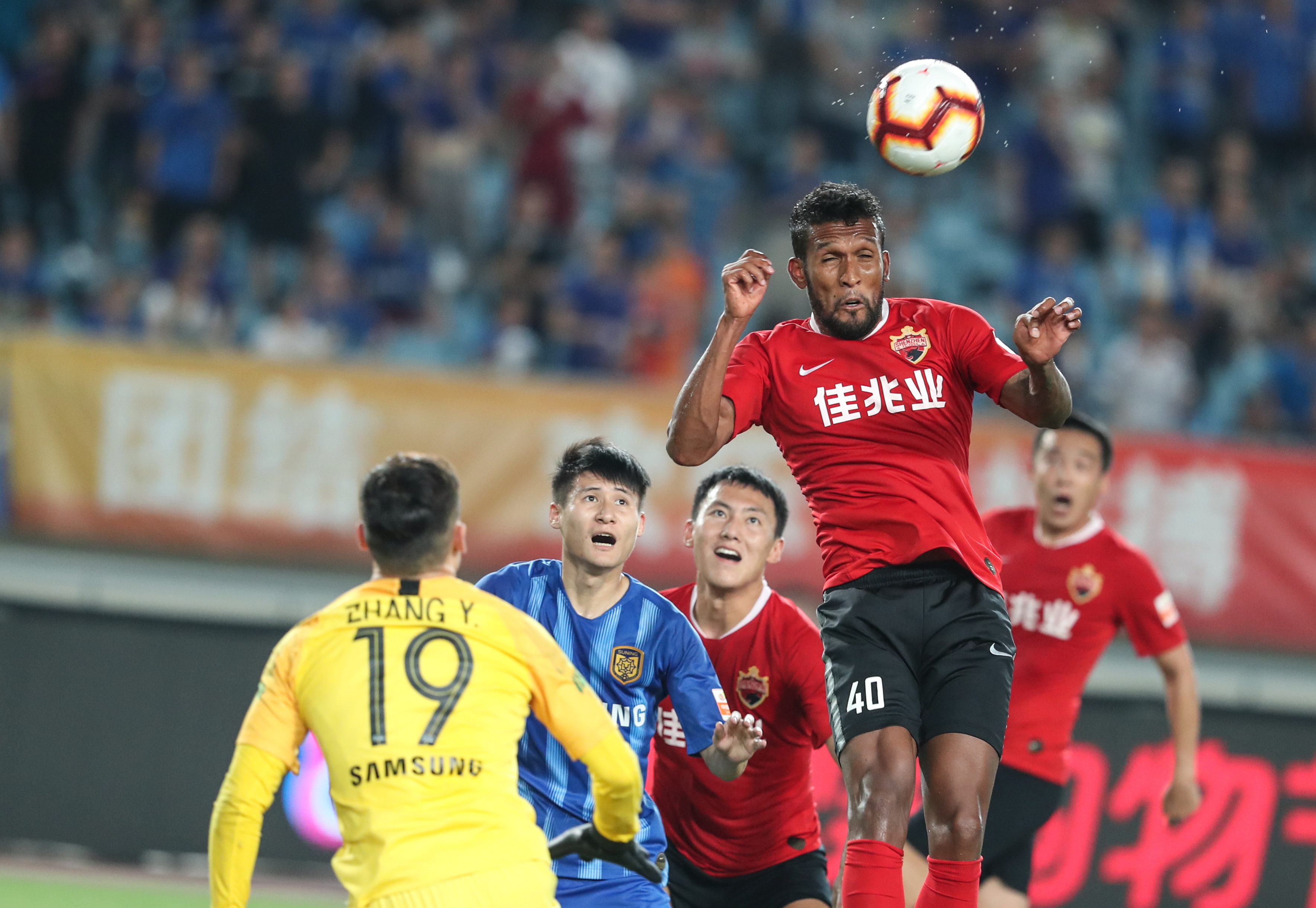 意媒：国米可以启用青训小将卡马特，以应对邓弗里斯伤缺情况（意媒：邓弗里斯伤缺，国米考虑提拔青训小将卡马特）