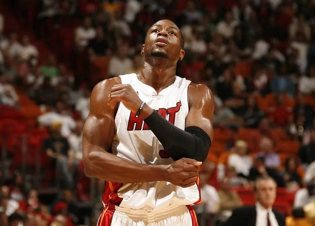 梁民革：在英国生活我已经适应了；孙兴慜哥说我需要更加努力（梁民革称已适应英国生活，孙兴慜表示我还需更努力）