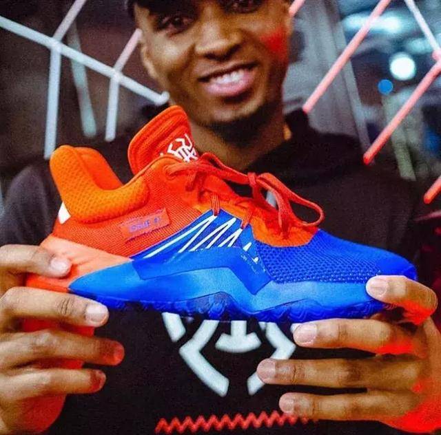 波尔图主帅：踢欧联杯要多进球，想晋级还要再拿5到6分（波尔图主帅：欧联需火力全开，晋级还得再拿5到6分）