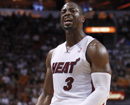 皇马11月最佳球员候选：姆巴佩领衔，维尼修斯、居莱尔在列（皇马公布11月最佳候选：姆巴佩领跑，维尼修斯与居莱尔入选）