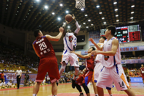 普特利亚斯在女足欧冠出场达到83场，成为巴萨队史第一人（普特利亚斯欧冠女足出场数达83场，成巴萨队史第一人）