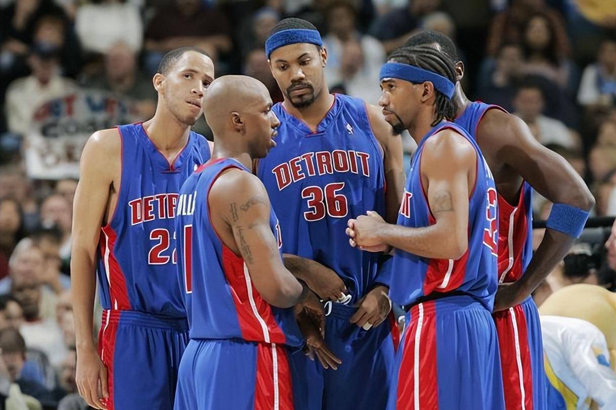 17岁273天，卡尔是拜仁队史德甲单场传射建功最年轻的球员（17岁273天！卡尔刷新拜仁纪录，成德甲单场传射最年轻球员）