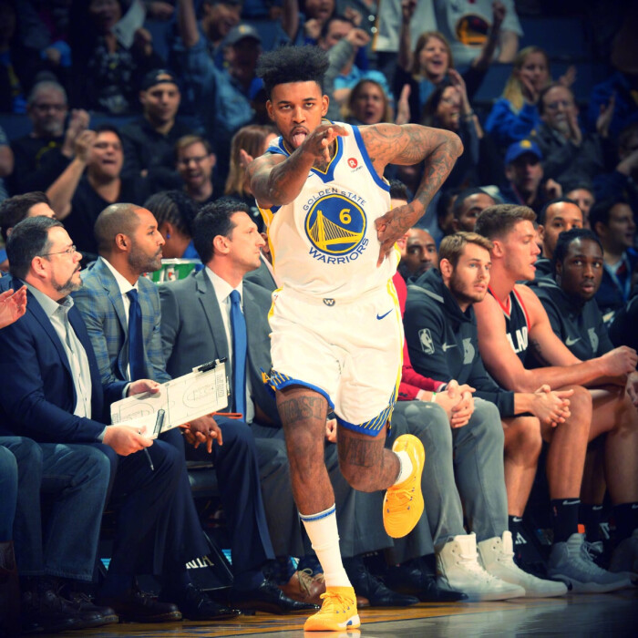 拉菲尼亚：巴萨复兴的领军人物（拉菲尼亚：引领巴萨复兴的核心力量）